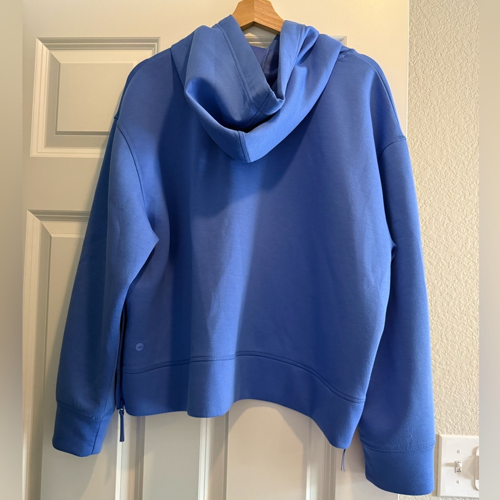 Avía Blue Hoodie - Picture 2 of 6